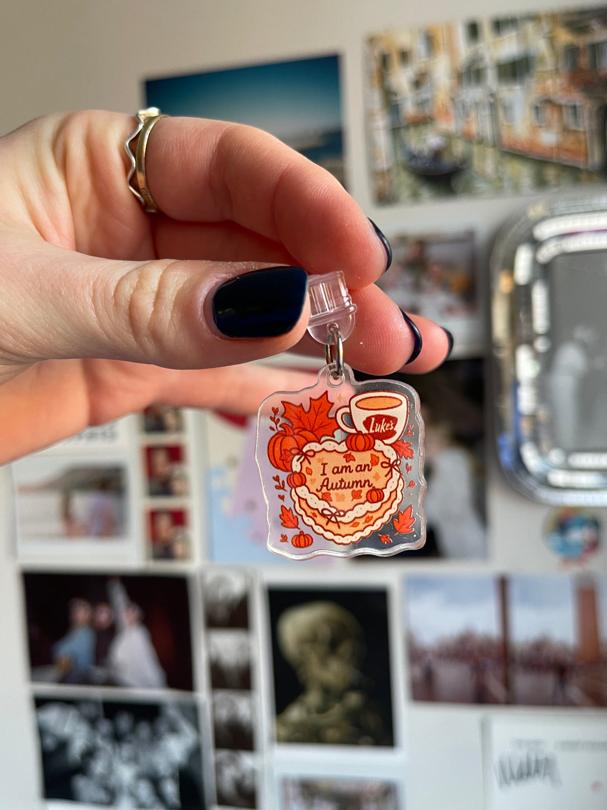 Autumn Vibes Kindle Charm