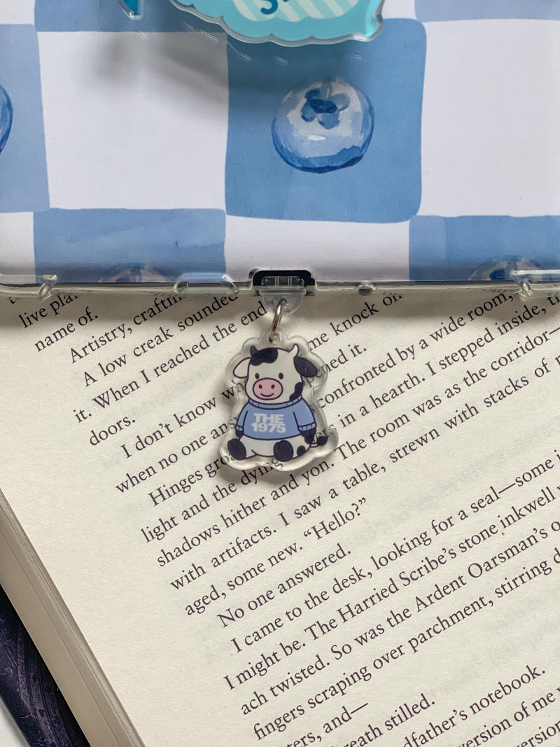 1975 Cow Kindle Charm