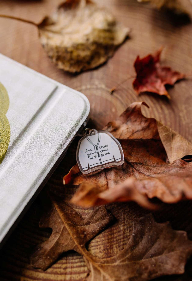 Cosy Cardigan Kindle Charm