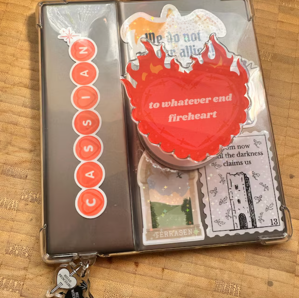 "Love the pop socket! Easy to attach and feels lovely quality"